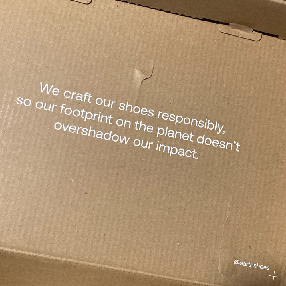 Earth brand, size 6, new in box, beautiful green sandals - Picture 3 of 9